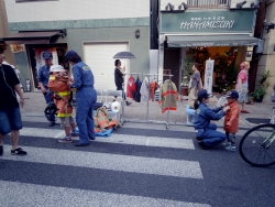 写真:神楽坂防災ふれあい広場の様子