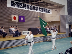 写真:参加団体入場