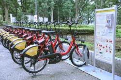 写真:サイクルポート(新宿中央公園ポケットパーク)