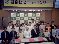写真:入賞者の皆さんと記念撮影