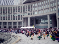 写真:参加者全員での総踊り