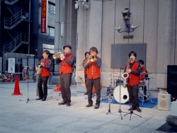 写真:ジャズ演奏の様子