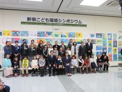 写真:受賞者の皆さんと記念撮影