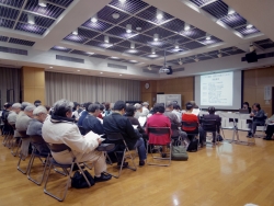 写真:戸塚地域センターでのしんじゅくトーク