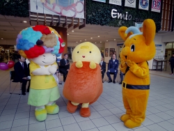 写真:ピーポくんとその他キャラクター