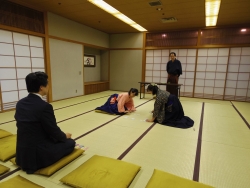 写真:競技かるた実演