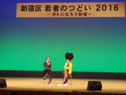 写真:サンミュージック社長とヴィヴィアン佐藤氏のトーク