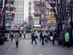 写真:モア4番街での清掃の様子