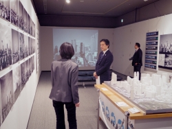 写真:写真を見る吉住区長