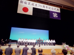 写真:国歌斉唱