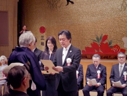 写真:区政功労者表彰の様子1