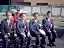 写真:吉住区長と来賓の皆様