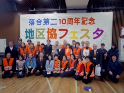 写真:皆さんと記念撮影