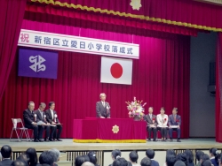 写真:あいさつする酒井教育長