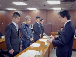 写真:火災での救出にあたった4名の皆さん