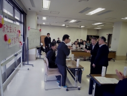 写真:先輩たちから新社会人へ励ましの言葉