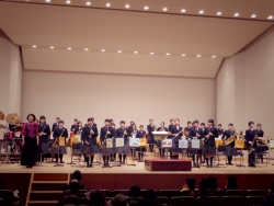 写真:落合中と大泉桜学園の皆さん