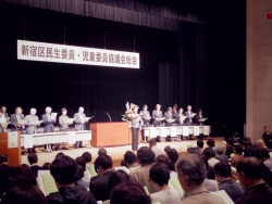写真:民生委員の歌を全員で斉唱
