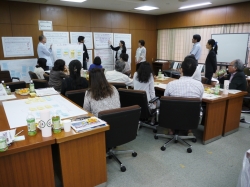 区民討議会の様子(発表)