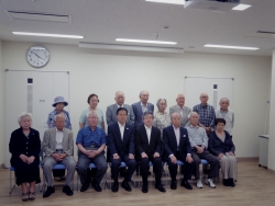 写真:8020表彰を受けた皆さんと記念撮影