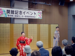 写真:レスキュー隊による救助訓練