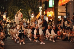 写真:阿波踊りの様子