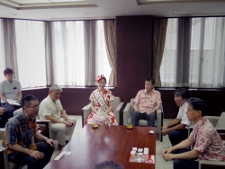 写真:沖縄県関係者との懇談