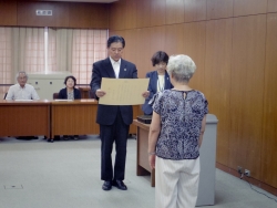 写真:厚生労働大臣からの表彰状伝達5