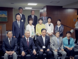 写真:表彰された皆様と記念撮影2