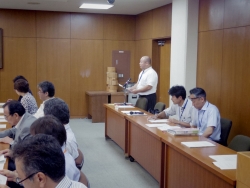 写真:事務局あいさつ