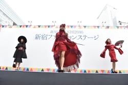 写真:昨年の新宿芸術天国(今年の名称は新宿まちフェス)から新宿ファッションステージの様子