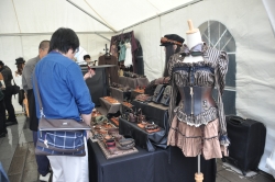 画像:昨年の「STEAM PARK」の物販の様子1(本革で作られた衣装など)