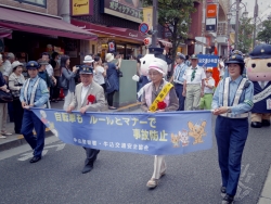 写真:マナー向上を呼び掛ける参加者の皆さん