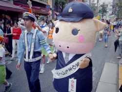 写真:べこちゃんも交通安全を呼び掛け