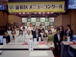 写真:全員で記念撮影