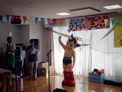 写真:アトムくん登場