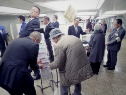 写真:無料相談会場の様子