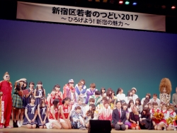 写真:出演者全員で記念撮影