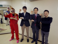 写真:トークショー出演者と記念撮影