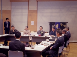 写真:懇談される受賞者の皆さん
