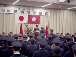 写真:消防総監賞の授与