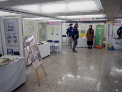 写真:会場内展示ブース