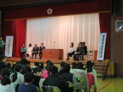 写真:オープニング会場の様子