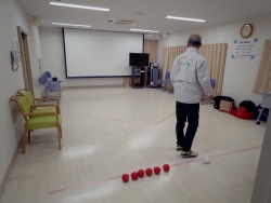 写真:館内でのボッチャ体験