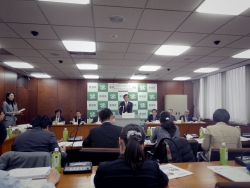 写真:記者会見場の様子