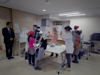 写真:ささえーる薬王寺での料理教室
