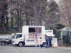 写真：起震車体験コーナー