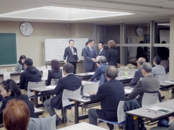 写真:委嘱状をお渡ししました1