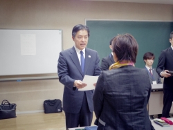 写真:委嘱状をお渡ししました2