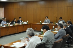 写真：検討会議の様子